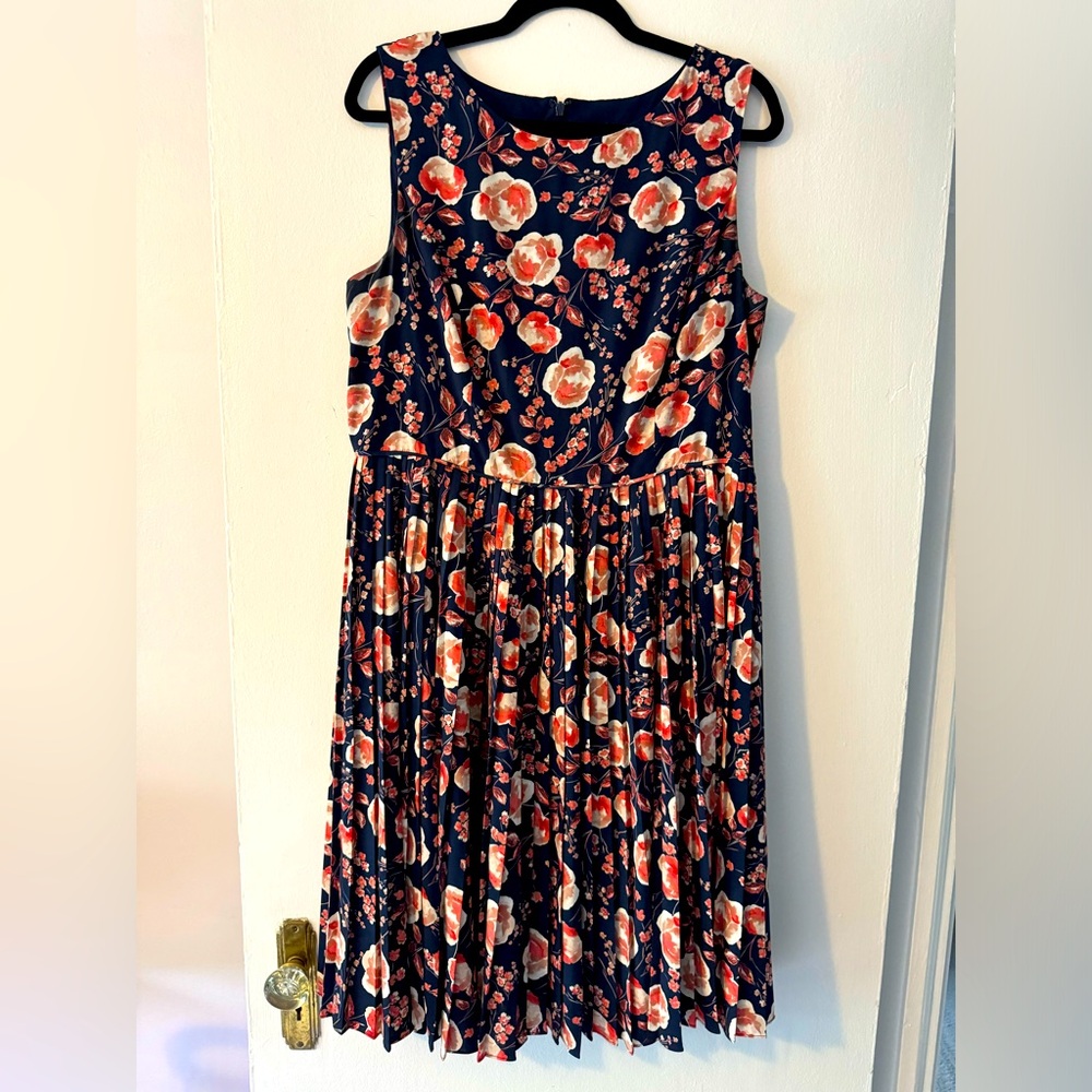 ADRIANNA PAPELL Printed Pleated Fit and Flare Dress (Size 14)
